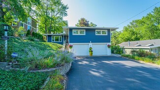 15 Shore Dr, Portage, IN 46368