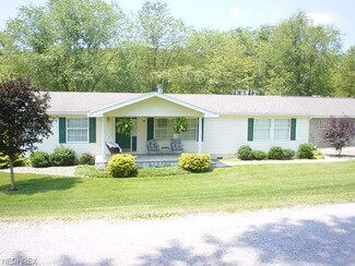 72 Kathy Dr, Chester, WV 26034