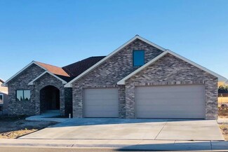 1045 Timber Dr, Lander, WY 82520