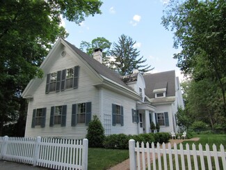4 Pleasant St, Woodstock, VT 05091
