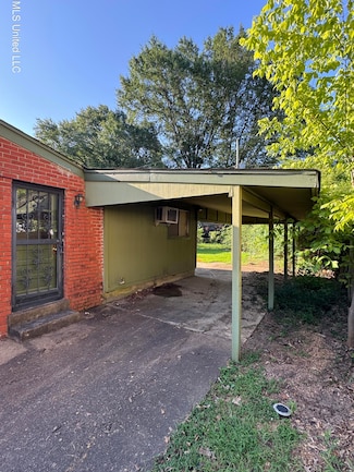 1843 Whitehead Dr, Southaven, MS 38671