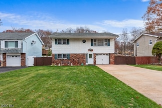 7 Tobyhanna Trail, Hopatcong, NJ 07843