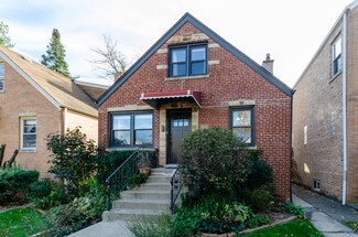 4635 W Waveland Ave, Chicago, IL 60641