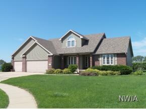 507 Baywood Ct, Sergeant Bluff, IA 51054