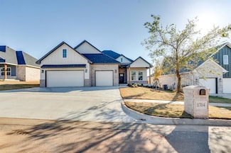 11704 NW 102nd St, Yukon, OK 73099