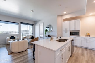 3131 N Central Ave Unit 6022, Phoenix, AZ 85012
