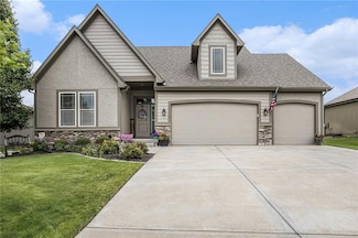 18512 W 194th St, Spring Hill, KS 66083