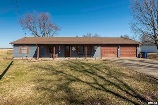 307 Kings Ave, Ewing, IL 62836
