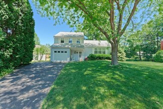 6 Liberty Ct, Glenmont, NY 12077