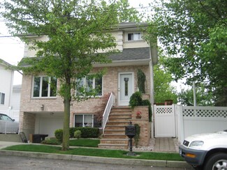 162 Uncas Ave, Staten Island, NY 10309