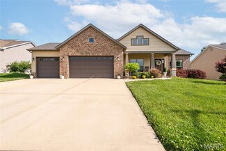 136 Oakshire Dr, Troy, IL 62294