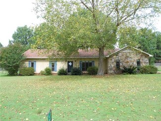 298 Cheryl St, Brighton, TN 38011