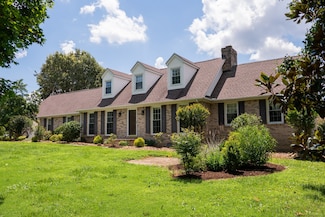 725 Liberty Ct, Cookeville, TN 38501