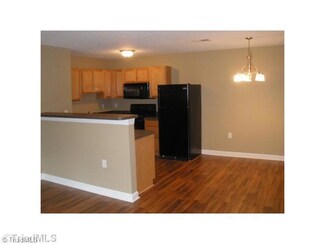 1860 Crest Hollow Dr, Winston Salem, NC 27127