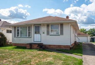 15516 Rowena Ave, Maple Heights, OH 44137