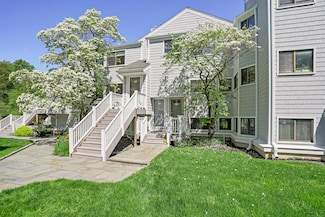 147 Rowayton Woods Dr Unit 147, Norwalk, CT 06854