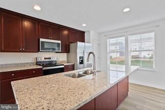 43 Andover Ct, Bunker Hill, WV 25413