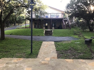 1105 Edgewater Dr, Spicewood, TX 78669