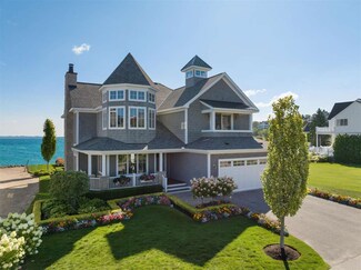 3290 Village Harbor Dr, Petoskey, MI 49770