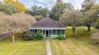 1302 Ross St, La Marque, TX 77568