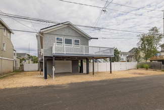 13 Richard St, Milford, CT 06460