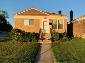 2201 Forest Ave, North Riverside, IL 60546