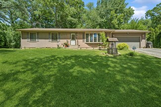 28926 W Laurel Ln, Island Lake, IL 60042