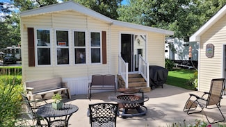 9325 S Lazy Ln Unit 33, Baldwin, MI 49304