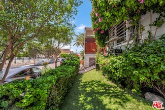 461 N St Andrews Place, Los Angeles, CA 90004