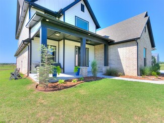 2210 W Burr Oak Rd, Norman, OK 73072