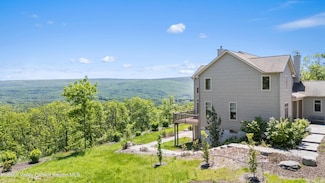 56 Woodland Ridge Rd, Kerhonkson, NY 12446