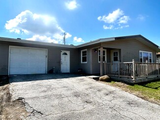 372 Raven Ct, Valparaiso, IN 46385