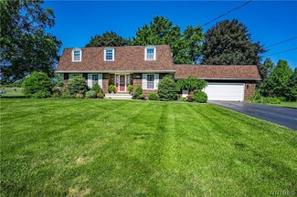 4794 Cottage Rd, Lockport, NY 14094