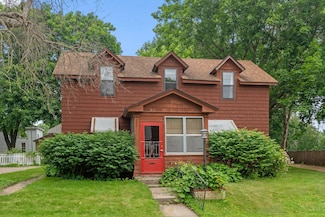 818 7th St S, Stillwater, MN 55082
