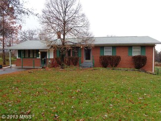 6718 Willis Ln, Frederick, MD 21702