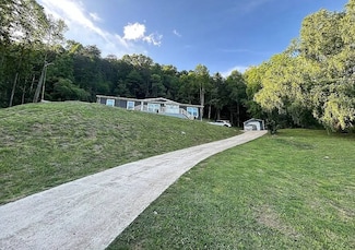 5900 Kentucky 302, van Lear, KY 41265