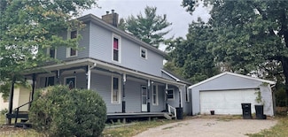 1323 Lake Dr, Zanesville, OH 43701