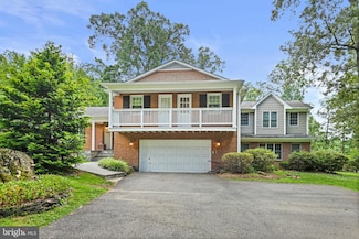 8633 Janet Ln, Vienna, VA 22180