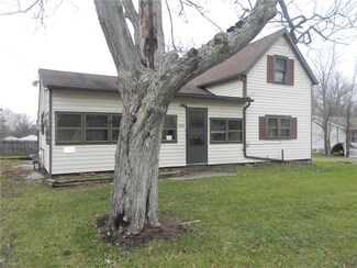 1379 Bank St, Atwater, OH 44201