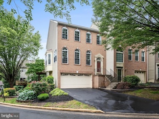 4001 Rosemeade Dr, Fairfax, VA 22033