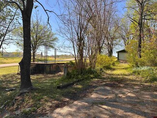 201 Powell Ave, Cotter, AR 72626