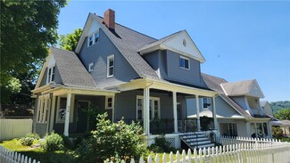 530 Pennsylvania Ave, Oakmont, PA 15139