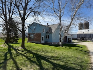 2109 E Tapawingo Rd, Mishicot, WI 54228