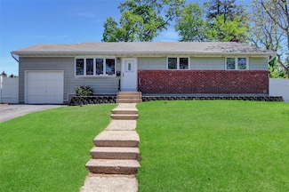 17 W 21st St, Deer Park, NY 11729