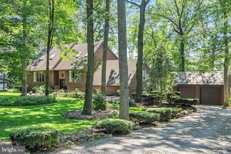 5762 Shady Ln, Bath, PA 18014
