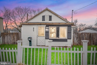 277 Holeman St, Mount Holly, NJ 08060