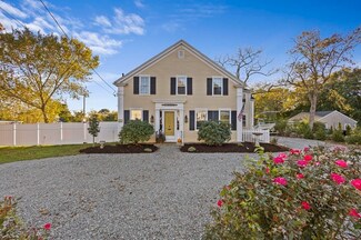 586 Elm St, South Dartmouth, MA 02748