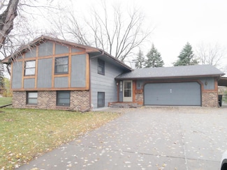 1996 Kingston Ave E, Saint Paul, MN 55109