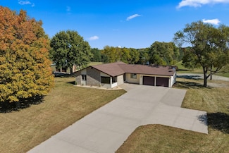 14096 Highland Dr, Waseca, MN 56093