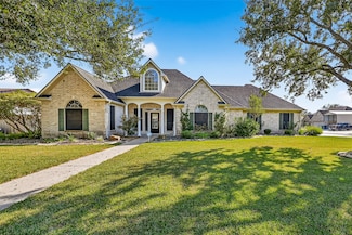 900 N Belle Dr, Angleton, TX 77515